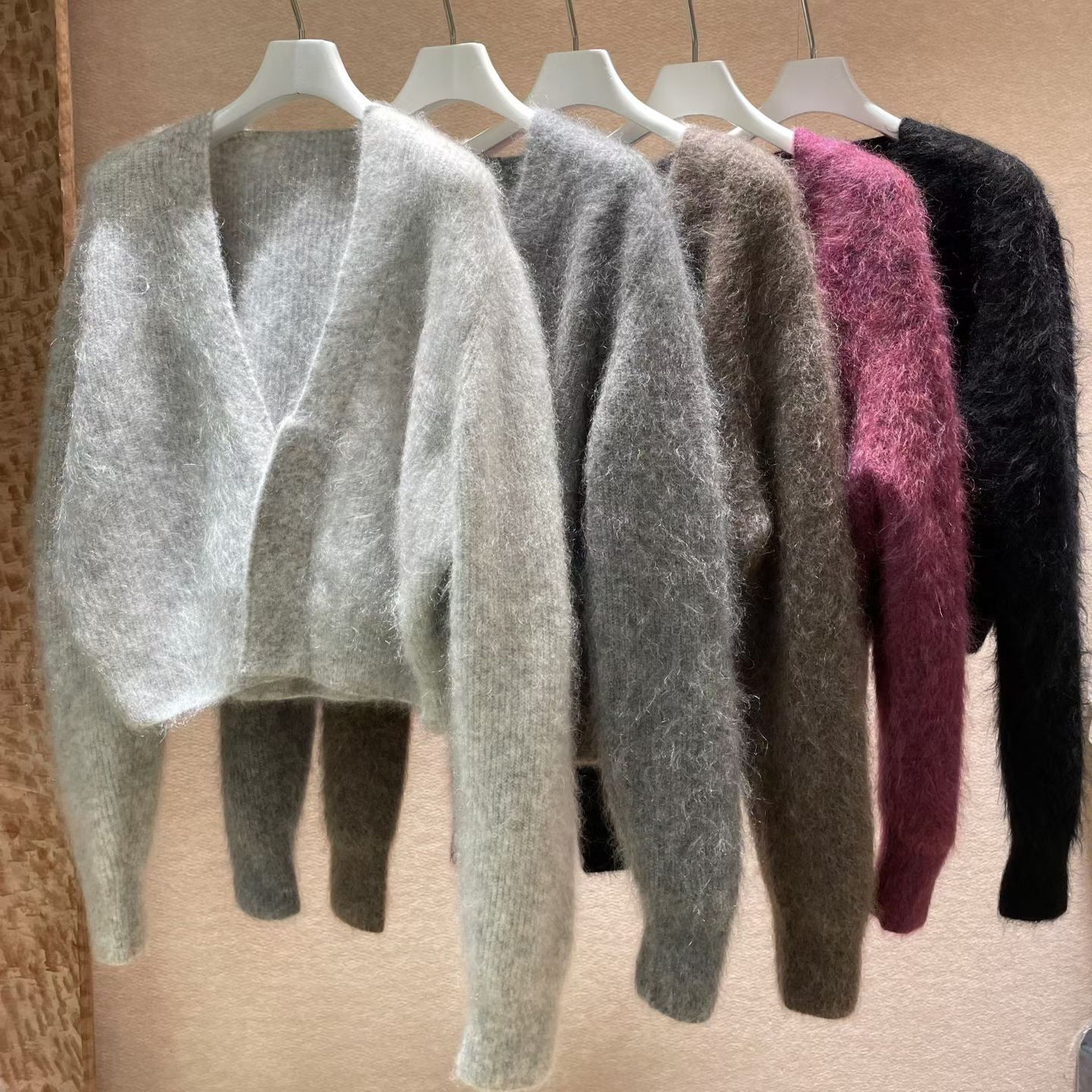 MACQNF89033MQ马海绒毛衣外套女慵懒风v领针织开衫小个子短款上衣