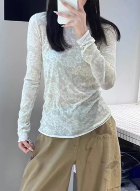 MACQNF22192FMQ时尚百搭休闲圆领扎染印花长袖打底T恤女