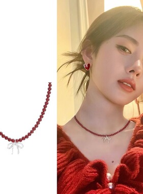 蝴蝶结吊坠项链女秋冬复古高级感毛衣链红色串珠轻奢小众精致配饰