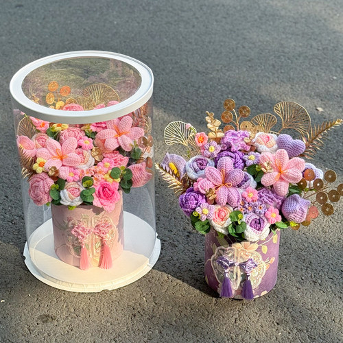 手工针织玫瑰郁金香花束送女友