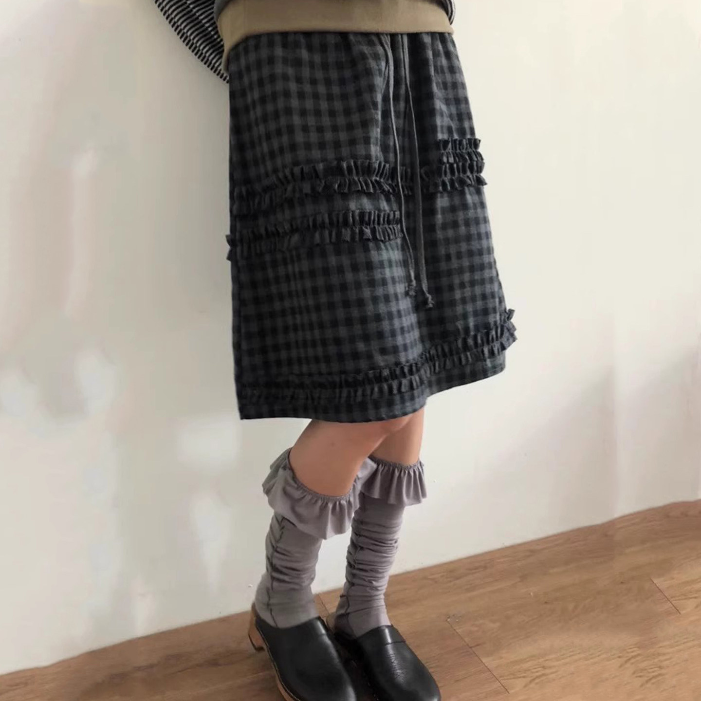 磨毛格子半身裙女秋冬复古学院风高腰系带拼接木耳边直筒裙短裙子