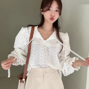 新款 女早春季 宽松百搭衬衣 衬衫 优雅气质纯色V领系带蕾丝钩花长袖