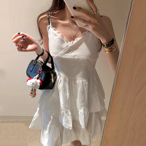 拼接蕾丝花边蛋糕裙吊带连衣裙