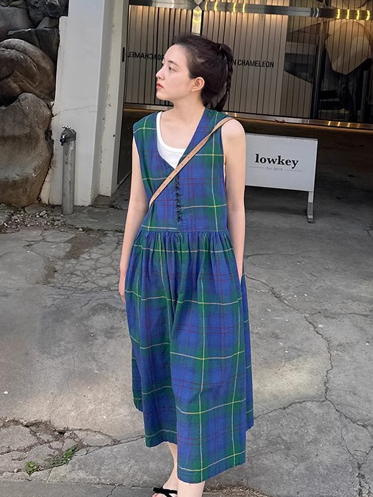 小排扣撞色中长款格子背心连衣裙