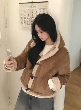 复古皮毛一体牛角扣连帽外套女