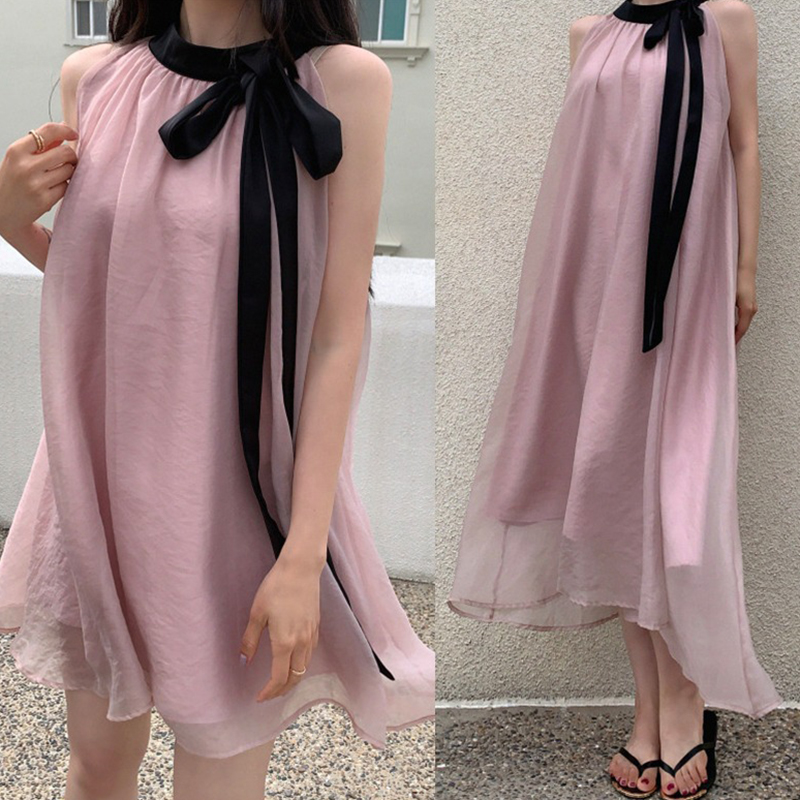 绑带蝴蝶结撞色挂脖式背心连衣裙