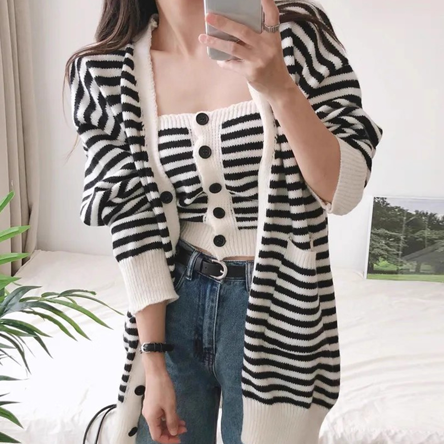 条纹抹胸背心+开衫毛衣外套