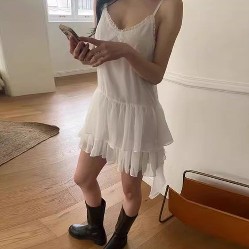 蕾丝花边拼接不规则吊带连衣裙女