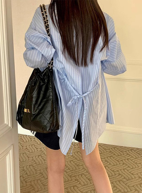 小众设计感蓝色条纹衬衫女春季新款宽松休闲百搭后背系带长袖衬衣