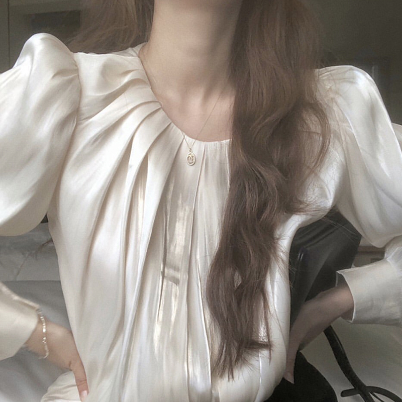 chic圆领缎面光泽感泡泡袖衬衫女