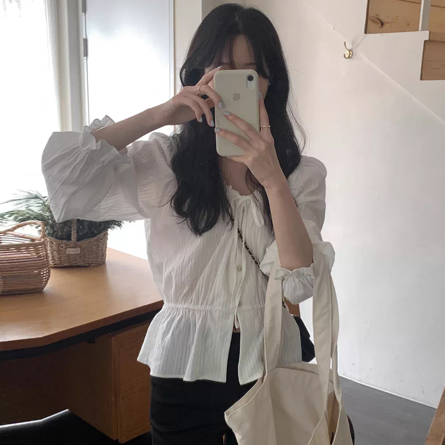 温柔风纯色V领系带单排扣泡泡袖衬衫女早春新款宽松百搭衬衣上衣,女装/女士精品,衬衫,淘宝优惠券,粉丝福利购,淘宝优惠卷