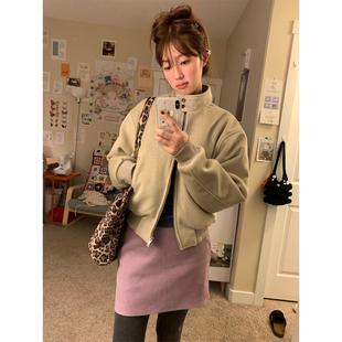 良良家卡其色棒球服短款外套女秋冬新款复古立领加厚夹棉夹克上衣