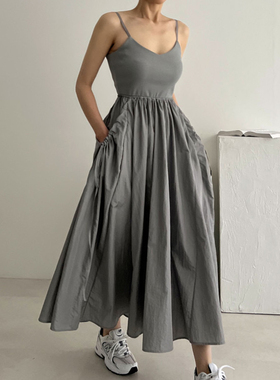 韩系chic夏季法式小众U领露肩褶皱收腰显瘦大摆型无袖吊带连衣裙
