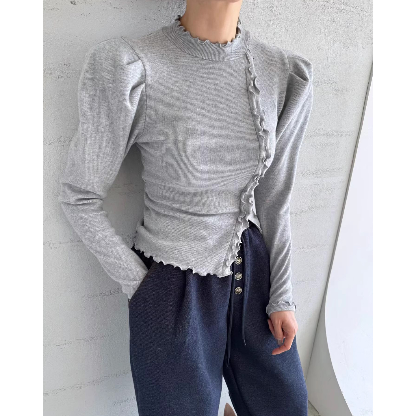 拼接不规则木耳边开叉打底T恤