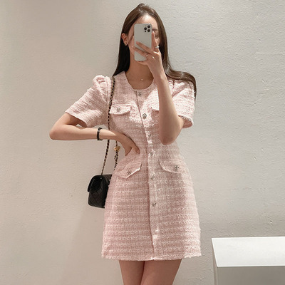 chic圆领金属扣修身泡泡袖连衣裙