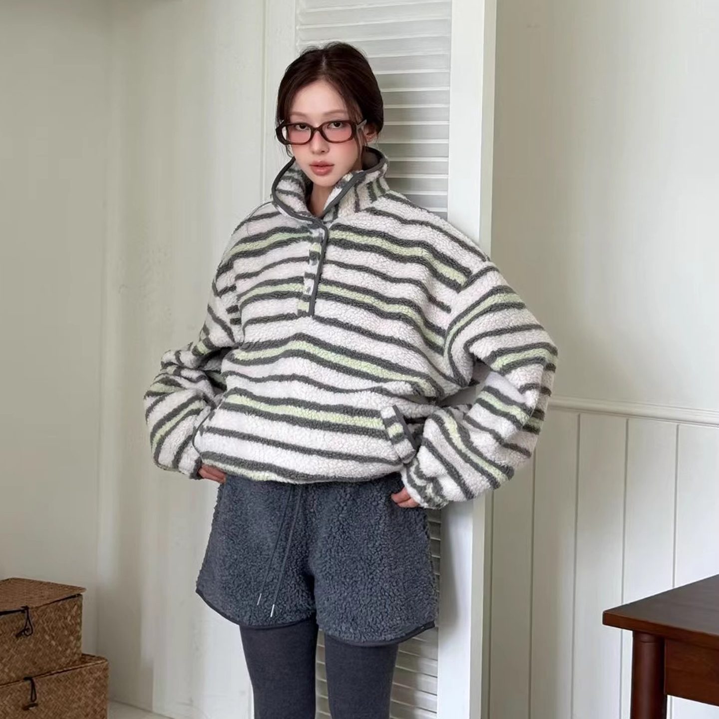 慵懒风撞色百搭羊羔毛条纹卫衣