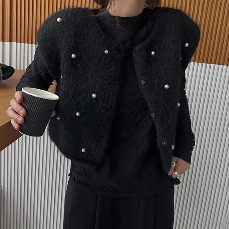 钉珠点缀宽松百搭针织马甲外套