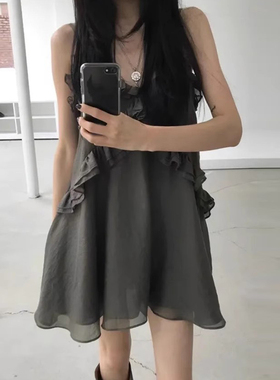 良良家设计感拼接木耳边吊带连衣裙女夏季新款复古A字背心短裙子