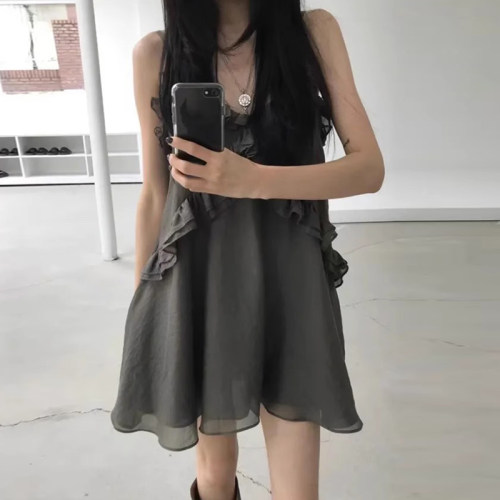 设计感拼接木耳边吊带连衣裙