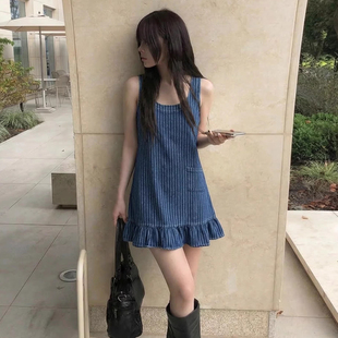 良良家复古风条纹水洗牛仔连衣裙女夏季新款百搭小个子背心裙短裙