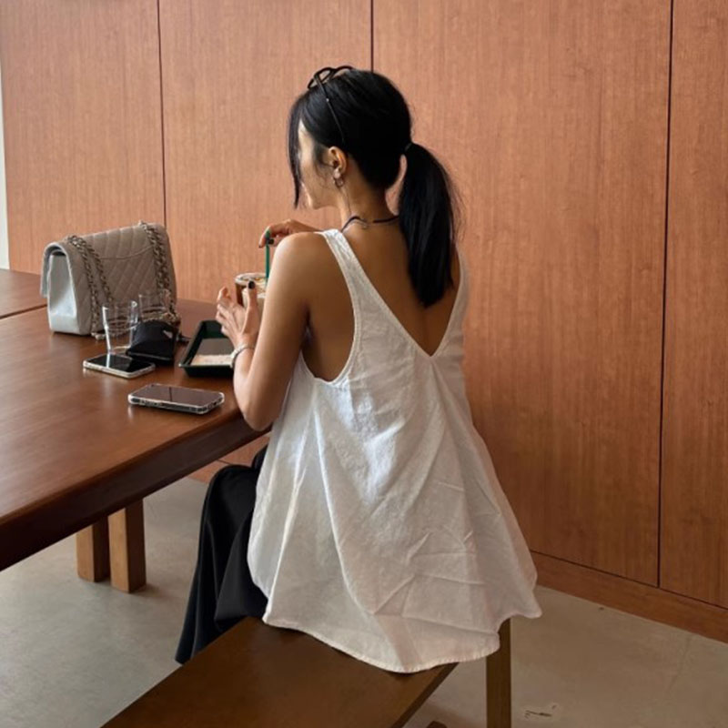 设计感前后大V领无袖背心女