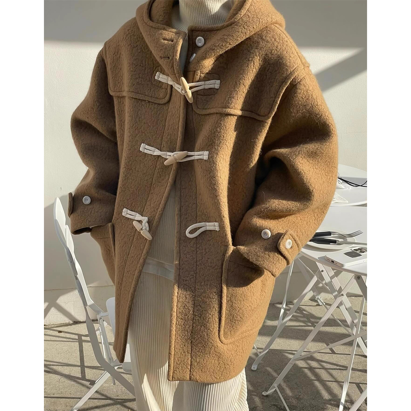 复古牛角扣双口袋连帽呢子大衣外套女2025冬季新款宽松中长款上衣