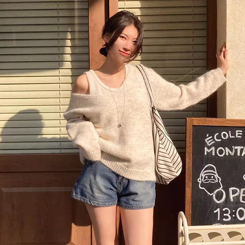 内搭软糯针织背心+V领长袖毛衣