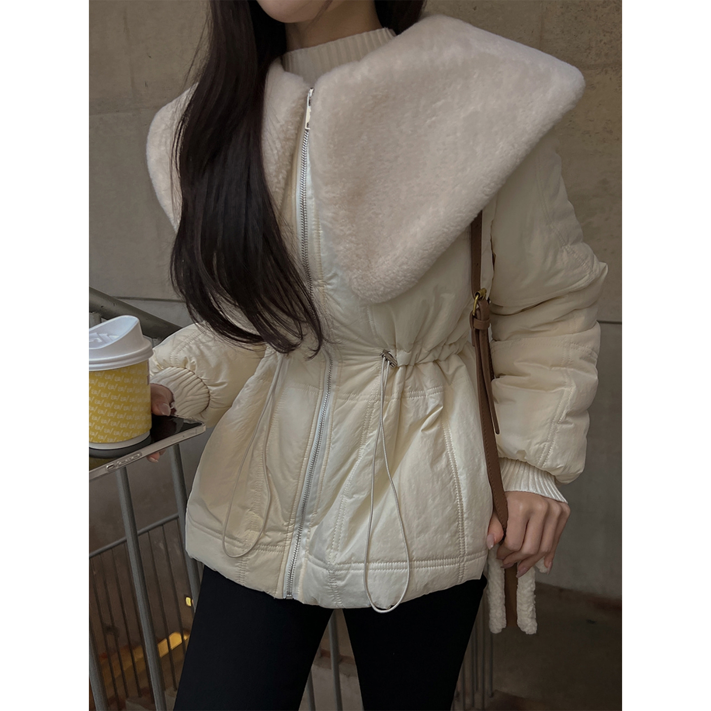 设计感毛毛大翻领拉链式棉服外套