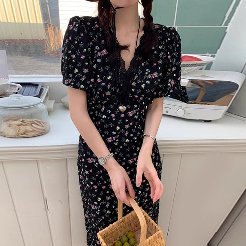 法式复古V领碎花连衣裙女装