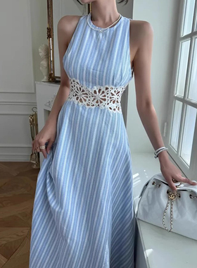 良良家度假风后背镂空蕾丝拼接条纹连衣裙女夏季新款无袖背心长裙