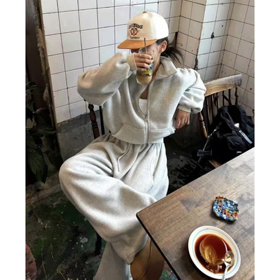 短款拉链卫衣外套+高腰抽绳长裤