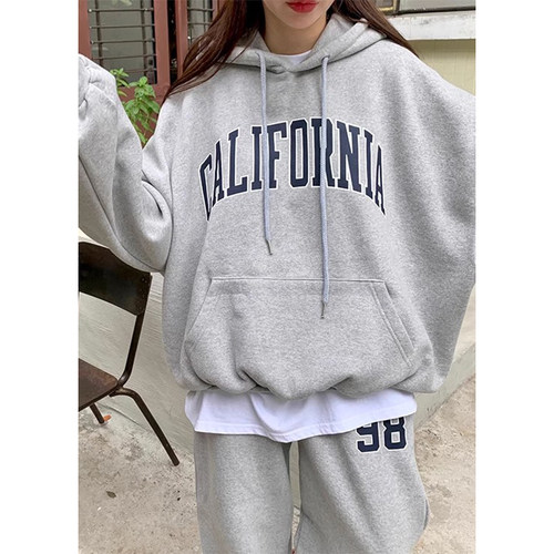 印花加绒长袖卫衣+百搭休闲长裤