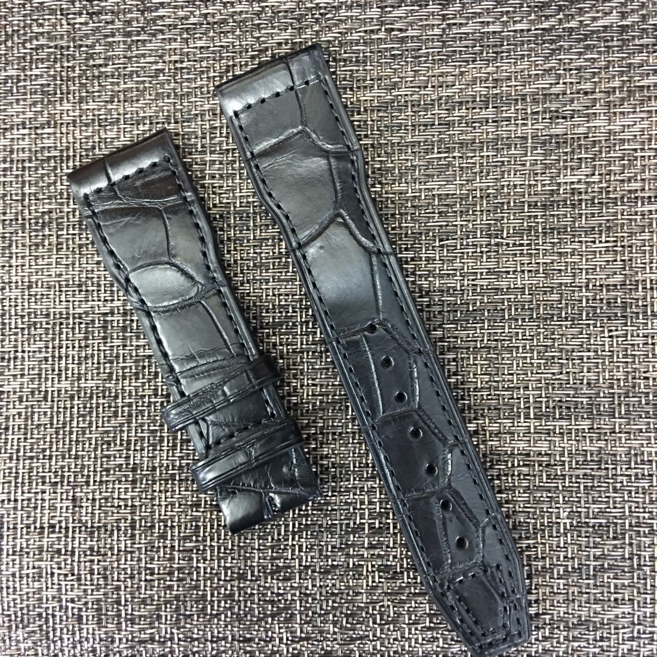 适配飞行员鳄鱼皮表带