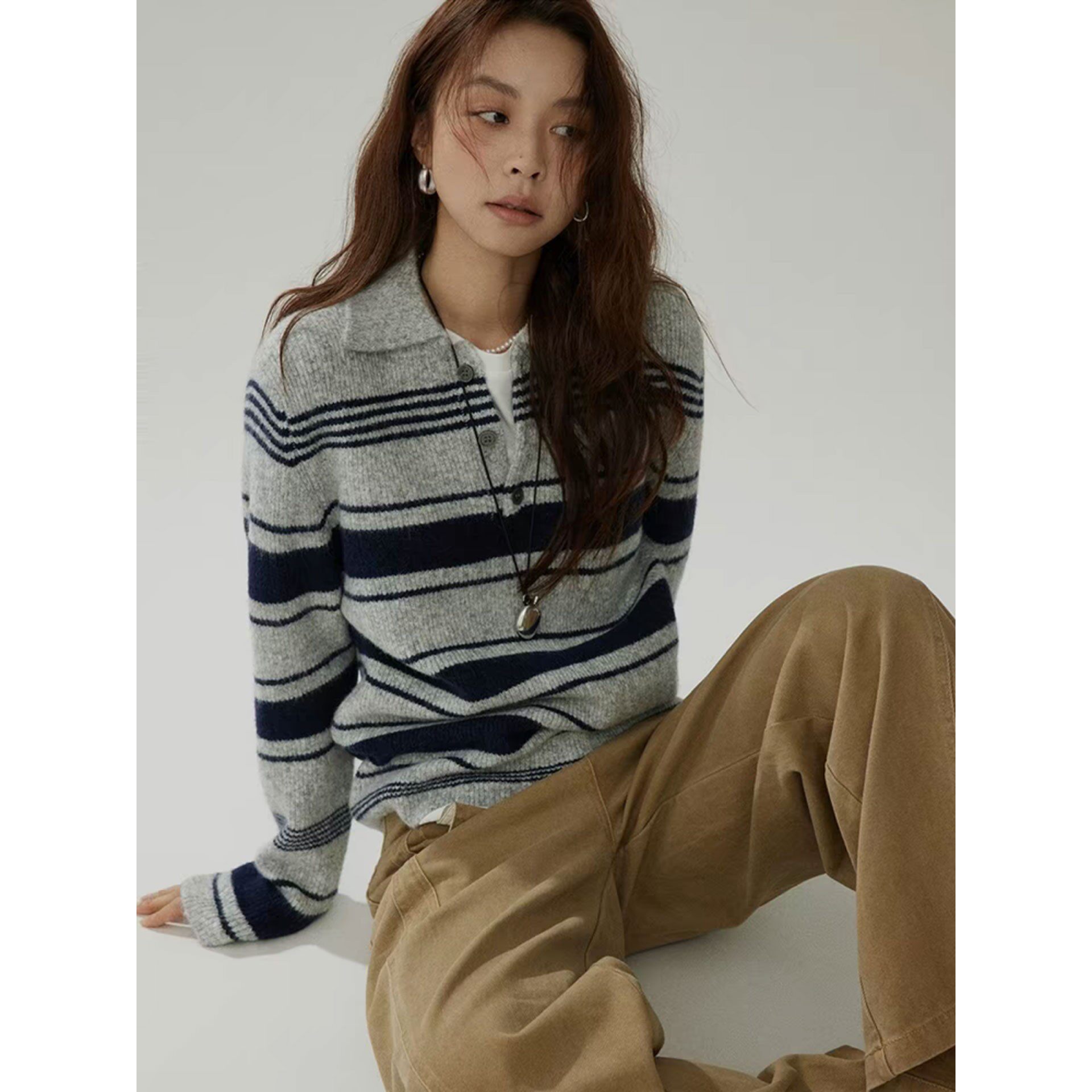 秋冬Polo领撞色条纹毛衣女