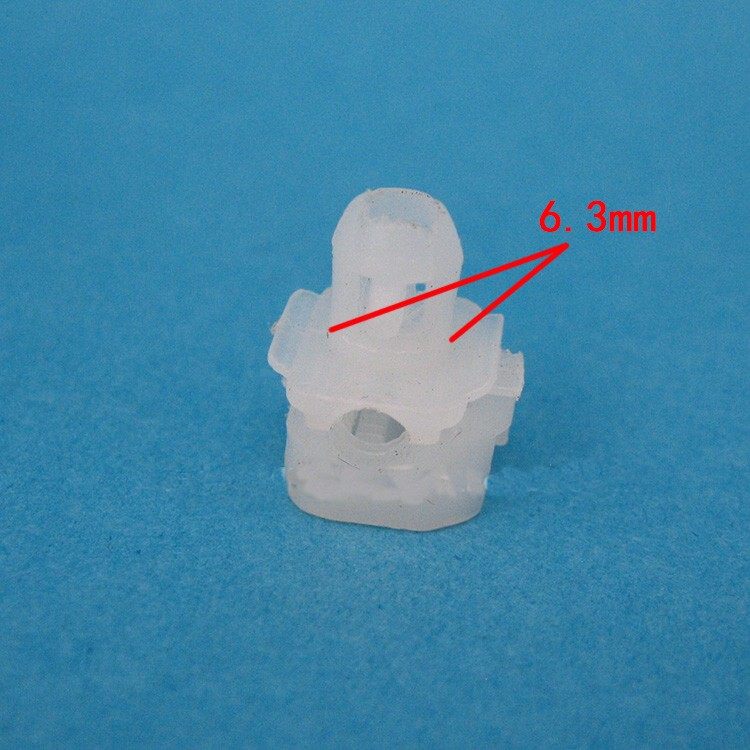 适用于五菱五菱之光新之光锁芯杆连接扣锁芯臂卡扣锁杆扣0519