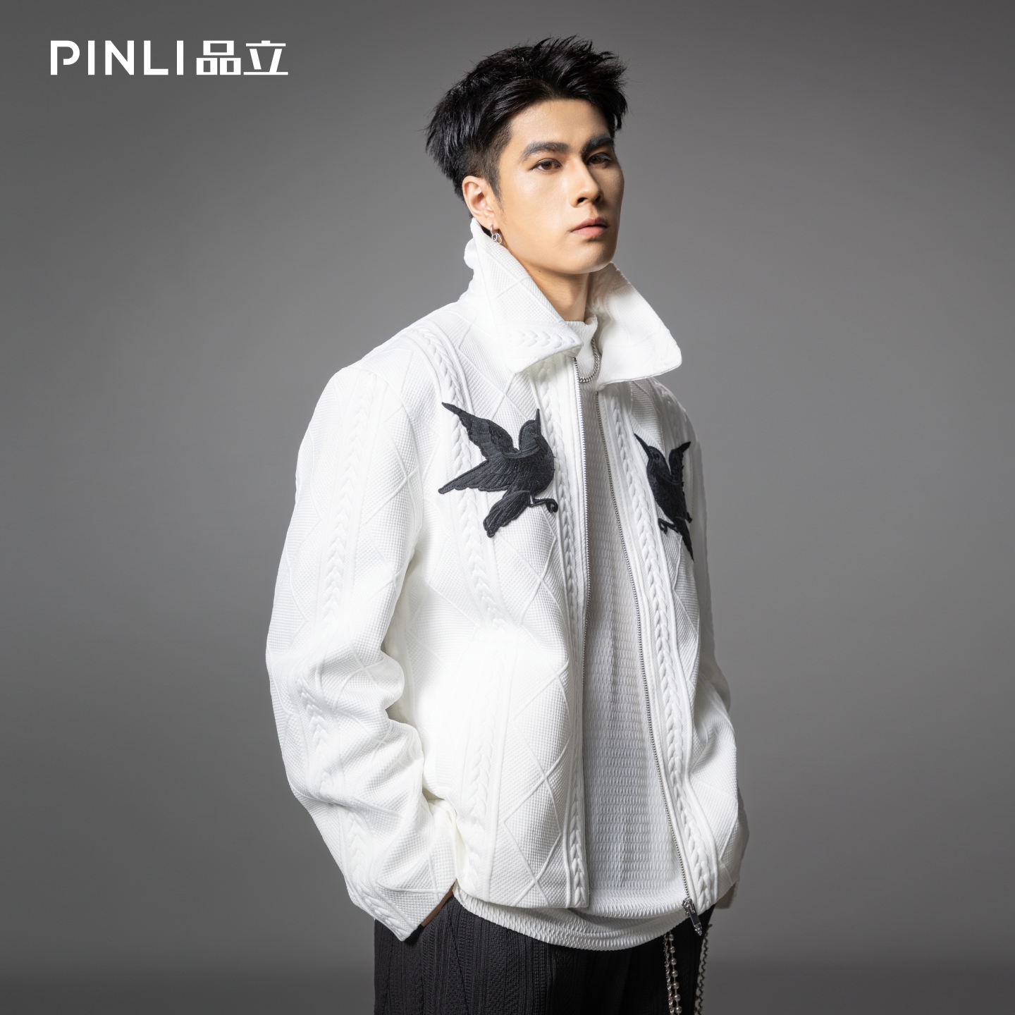 PINLI品立2025秋季新款可翻高领针织提花夹克男士贴布绣短款外套