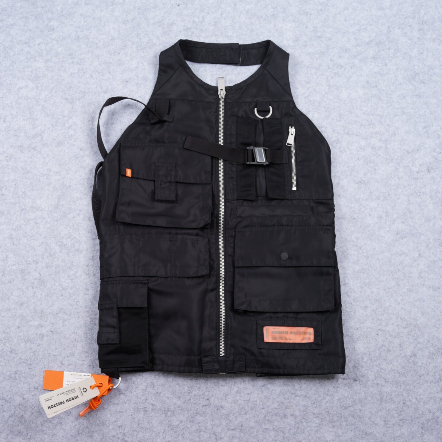 意大利原产Heron Preston 机能战术工装马甲 公价7150元