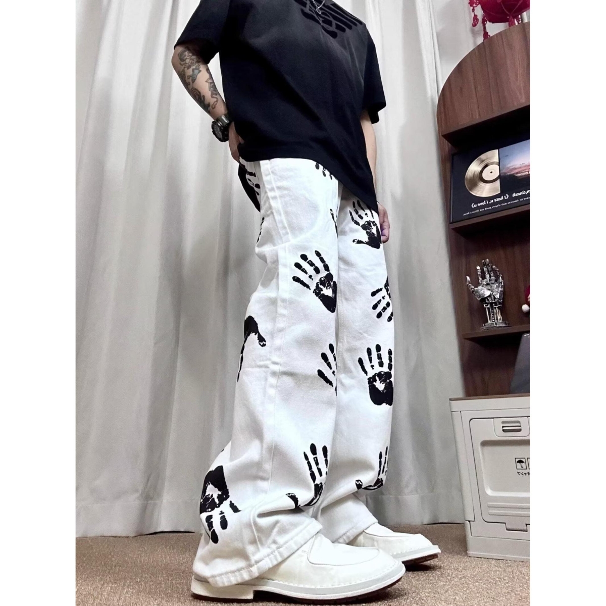 美式高街手掌印花白色男女hiphop潮牌微喇直筒牛仔长裤潮设计感