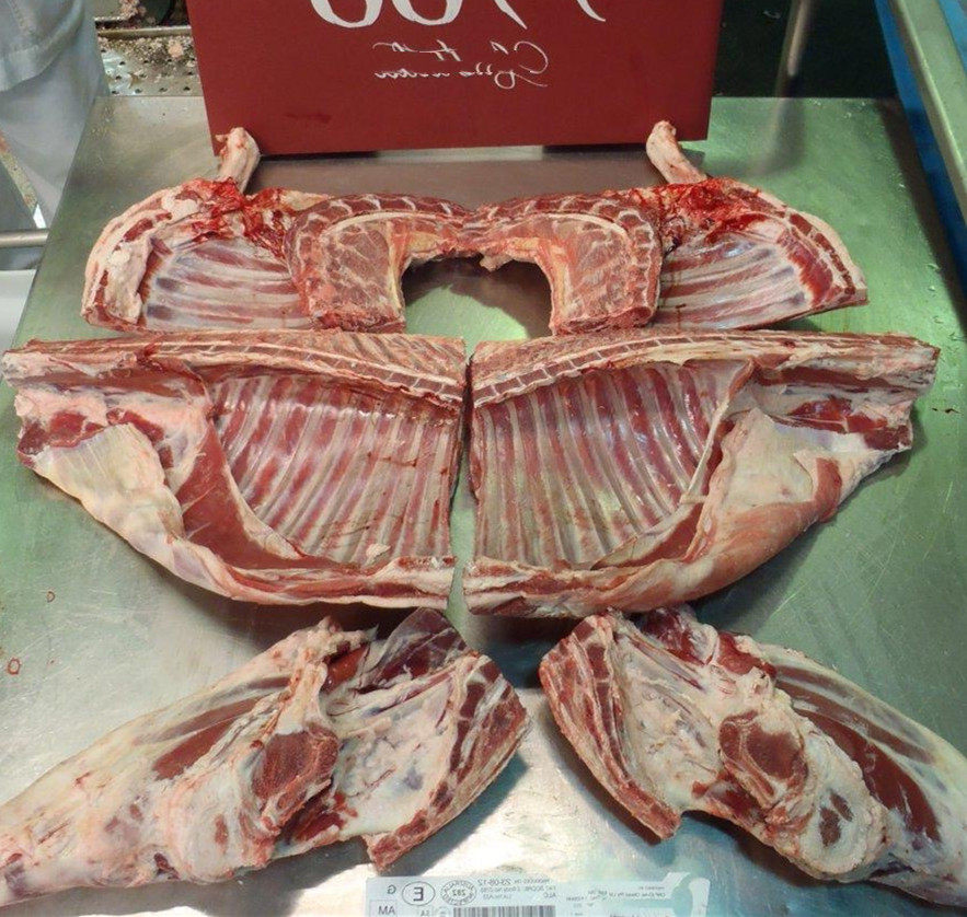 绵羊六分体整羊肉38斤羊前排带骨羊腿肉羊酮体带骨羊肉饭店食材