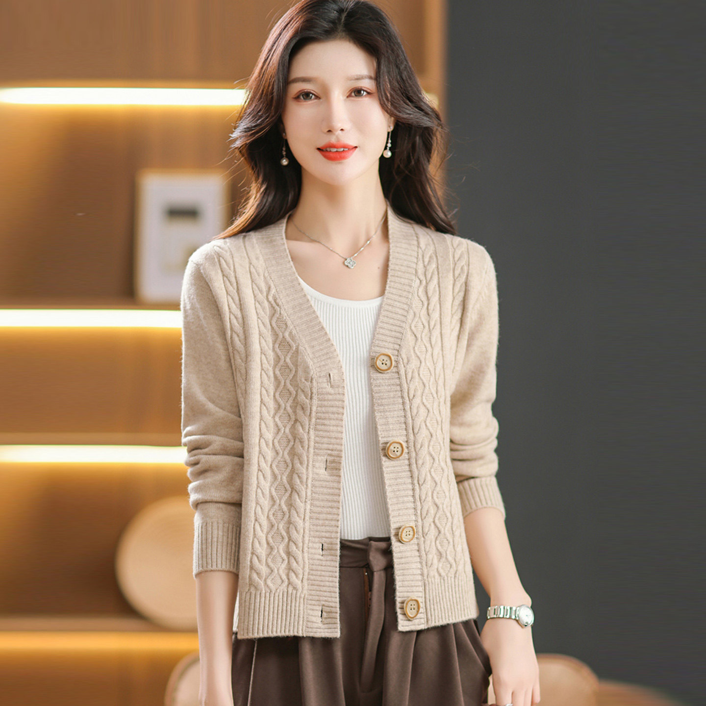 秋装新款羊毛针织开衫女短款V领宽松小个子外穿春秋麻花毛衣外套