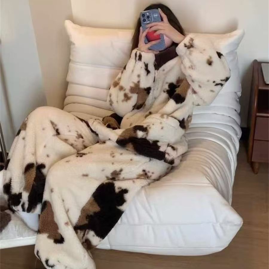 棕色奶牛睡衣女秋冬季保暖珊瑚绒加厚套装学生宿舍可外穿家居服