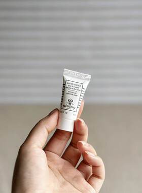 便宜到离谱！！法国1000+元的那个眼唇凝露5ML 可当眼霜使用~