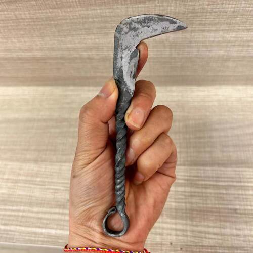 传统核桃刀手功打造吃核桃工具