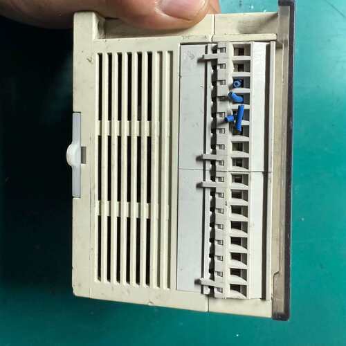 议价科威PLC LP1-08M08R 拆机件可