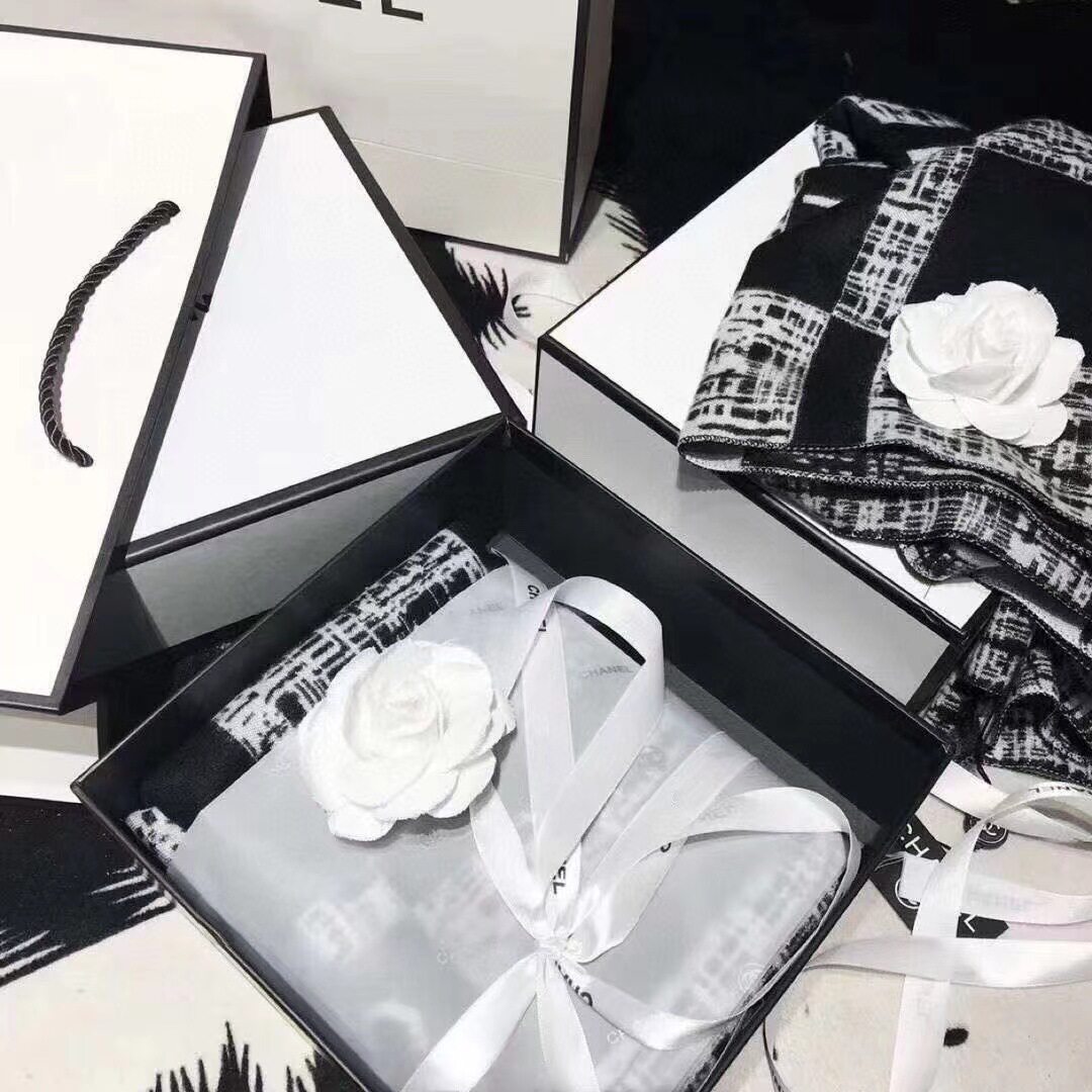 2025新明星同款二维码双色围巾