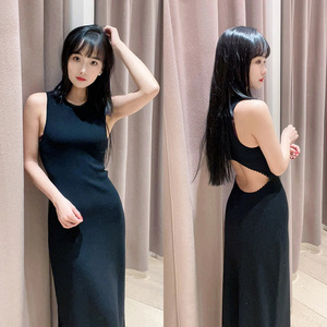 maSande性感气质圆领无袖针织连衣裙夏季新款黑色素纹格子露背修