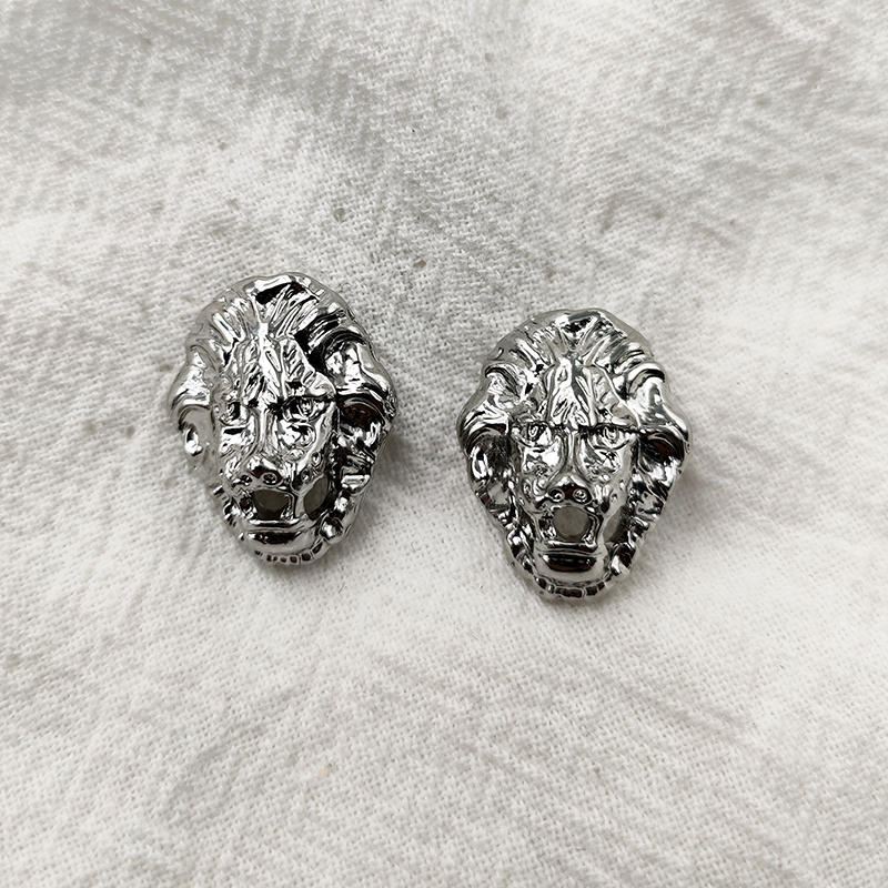 B966狮子头立体浮雕耳钉金属时尚