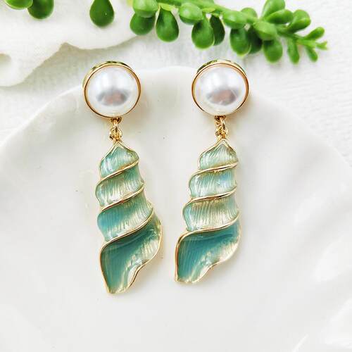 时尚个性银针珍珠海螺滴油耳环欧美夸张耳坠vintage中古耳饰C189