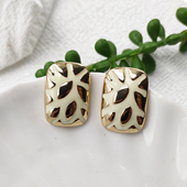 复古米色法式 耳钉女高级感轻奢小众气质珐琅耳饰耳环冷淡B846