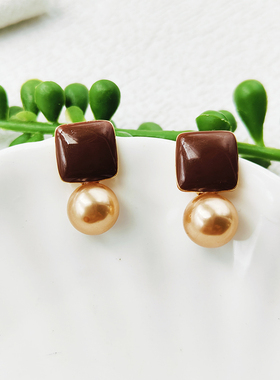 美拉德方形珠珠耳钉小众轻奢百搭耳饰方块滴油耳环C381